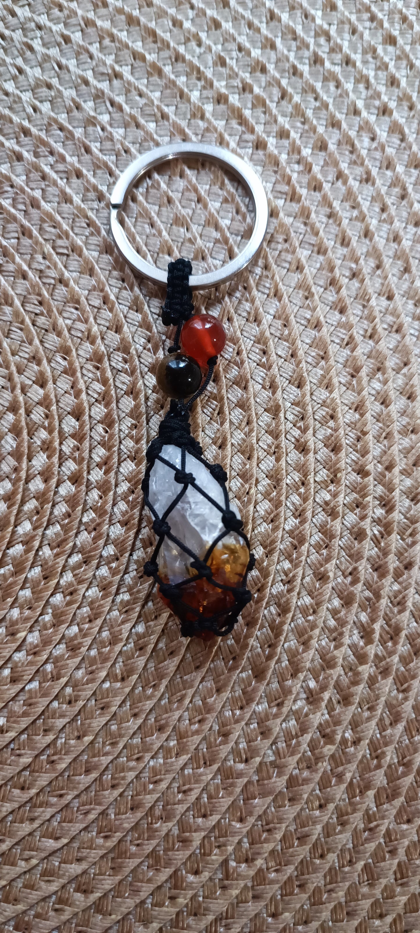 Llavero Macrame con minerales