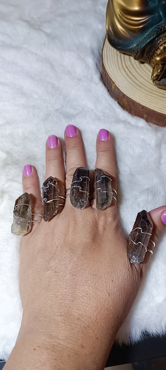 Anillo de Punta de Cuarzo Ahumado
