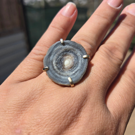 Anillo de Flor de Calcedonia